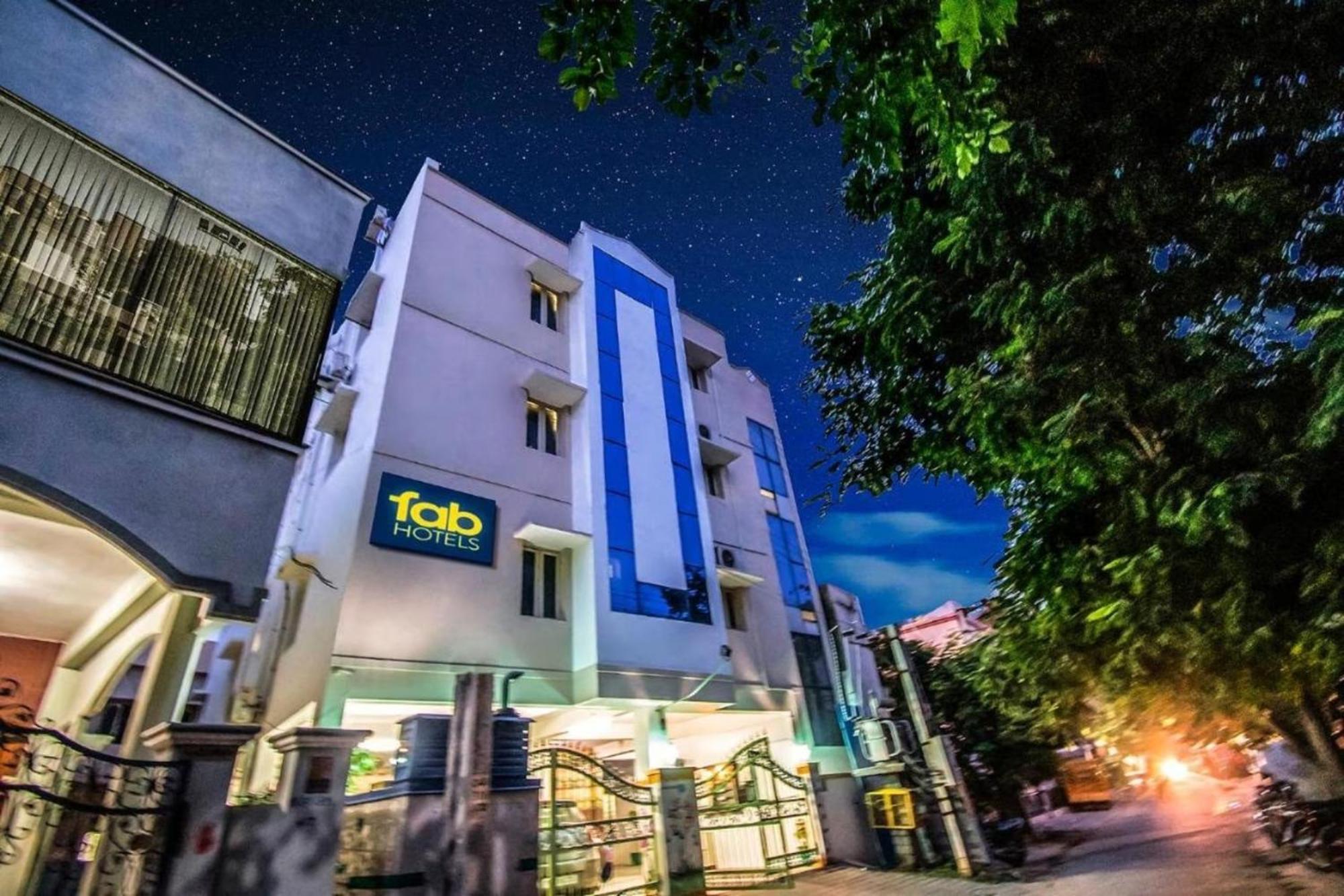 Fabhotel Aditya Yatri Nivas - Nr Tirupati Railway Station Exterior foto