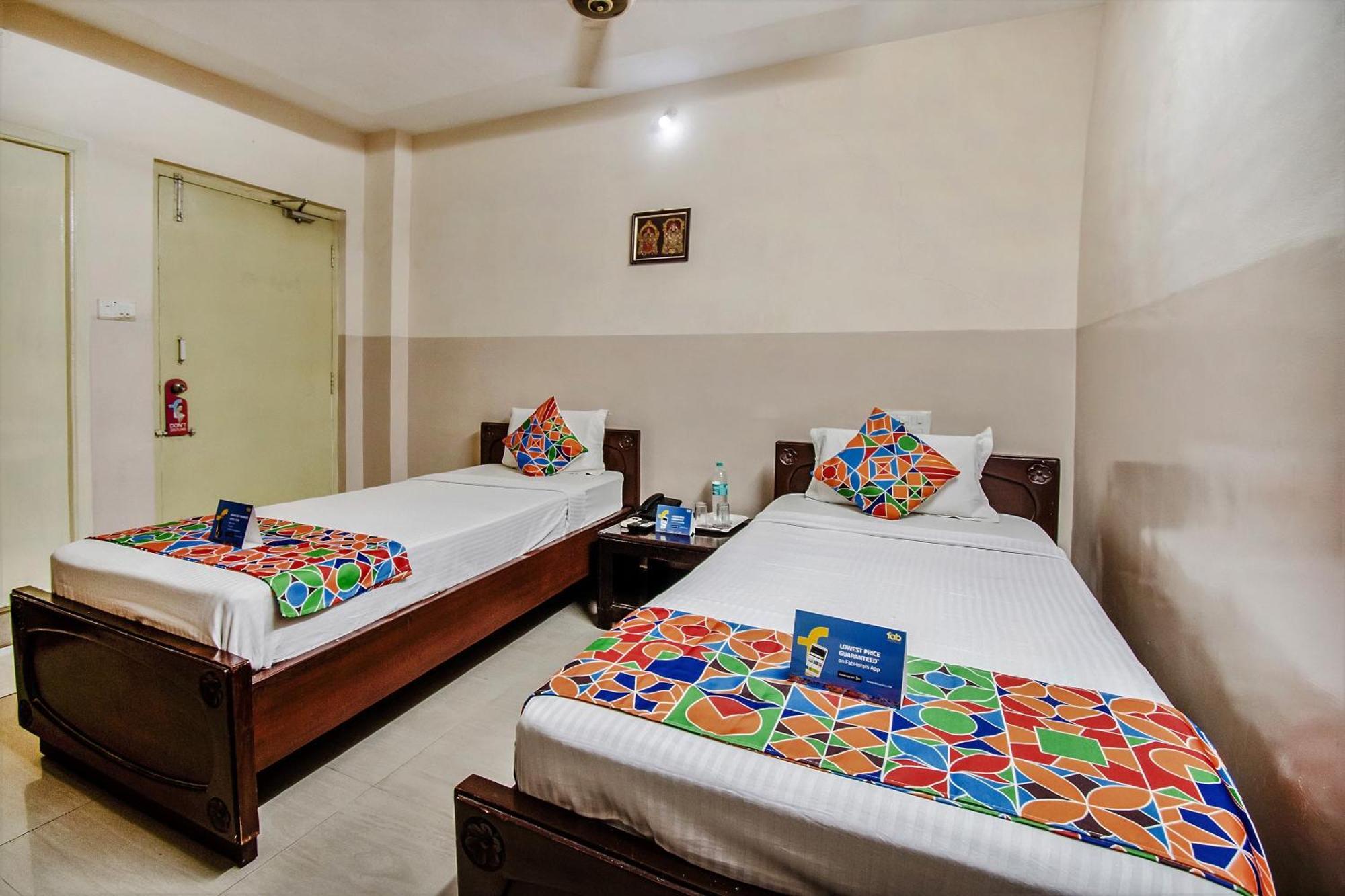 Fabhotel Aditya Yatri Nivas - Nr Tirupati Railway Station Exterior foto
