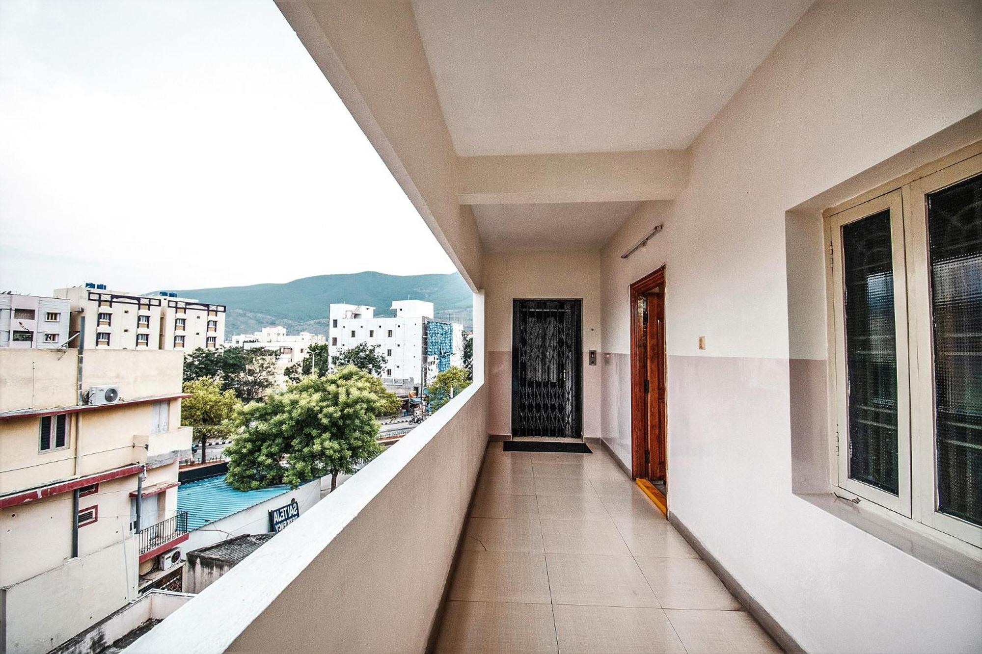 Fabhotel Aditya Yatri Nivas - Nr Tirupati Railway Station Exterior foto