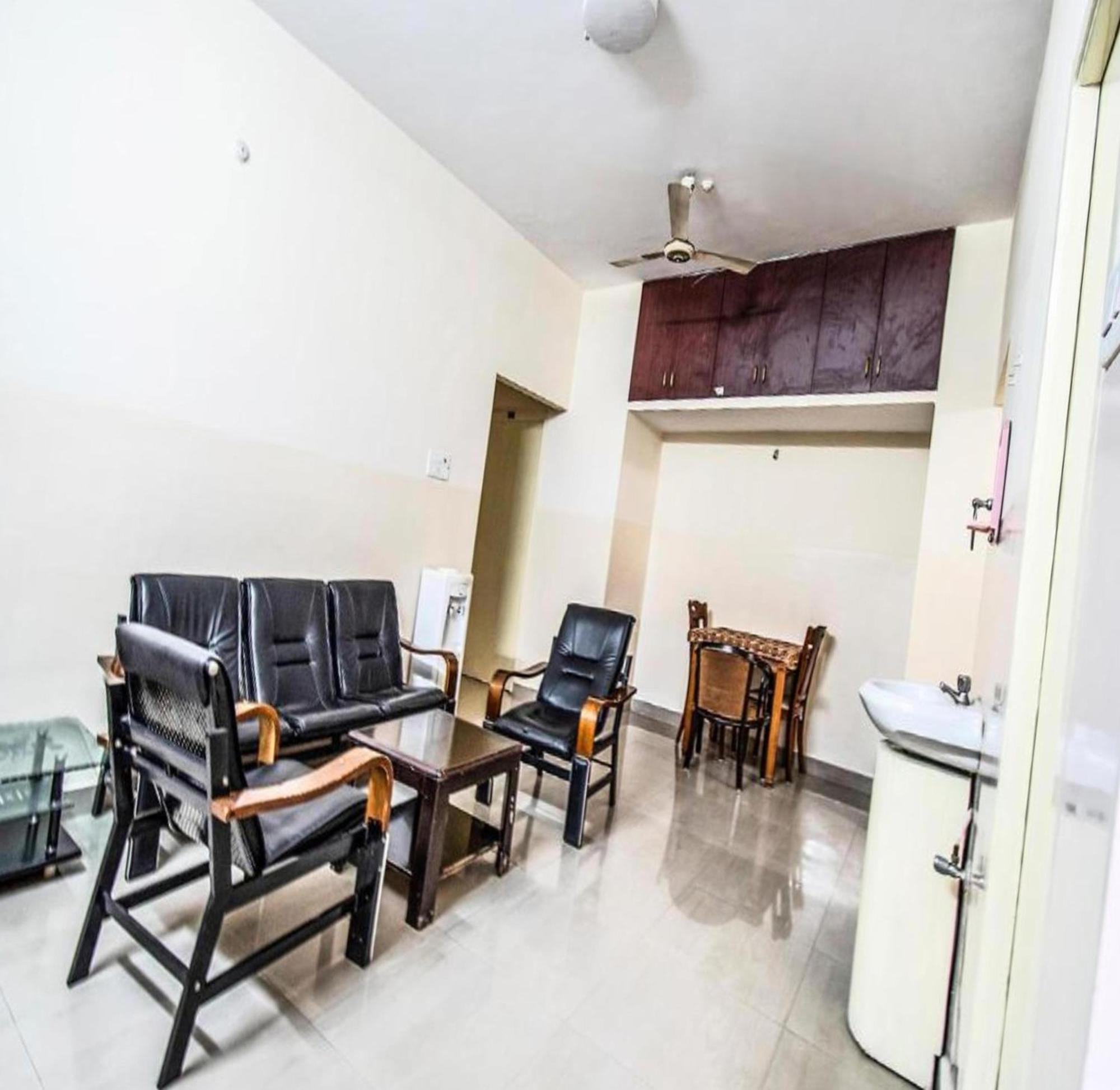 Fabhotel Aditya Yatri Nivas - Nr Tirupati Railway Station Exterior foto
